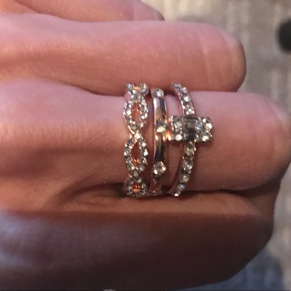 Last! NWT 3 Pc rose gold Ring Set💫5 star rated💫 - Picture 2 of 5